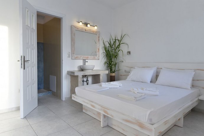 Porto Naoussa - Adults Only