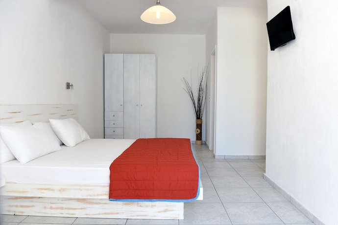 Porto Naoussa - Adults Only