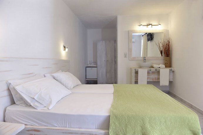 Porto Naoussa - Adults Only