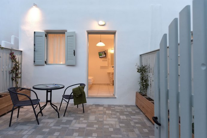 Porto Naoussa - Adults Only