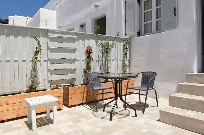 Porto Naoussa - Adults Only