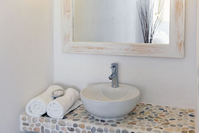 Porto Naoussa - Adults Only