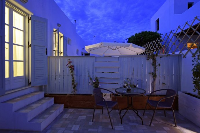Porto Naoussa - Adults Only