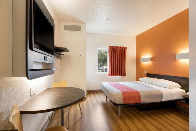 Motel 6 Orlando - International Drive