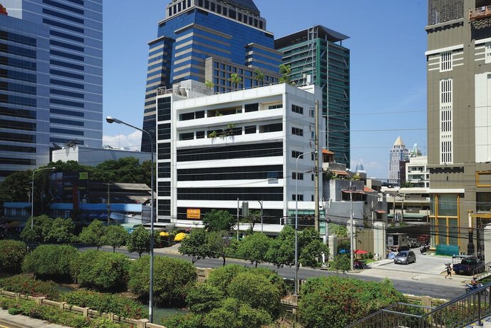 Serena Sathorn Suites