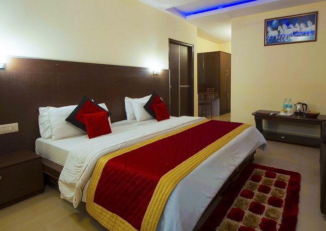 Airport Hotel Vishal Residency