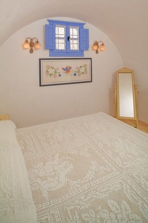 Aegagros Caldera Houses