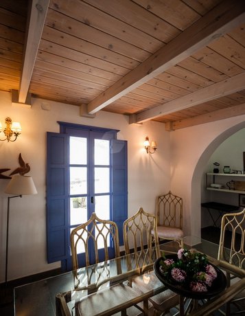 Aegagros Caldera Houses