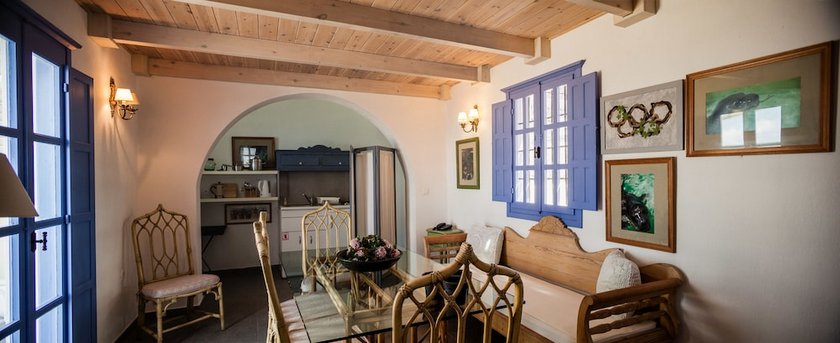 Aegagros Caldera Houses