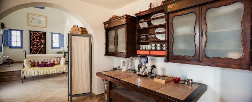 Aegagros Caldera Houses