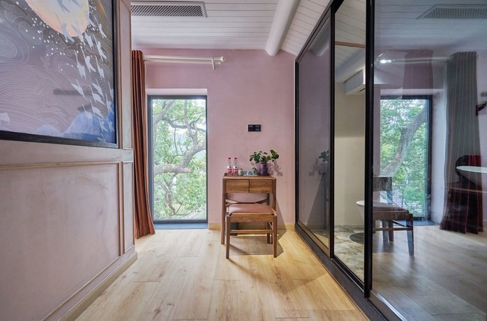 Poetic Villa