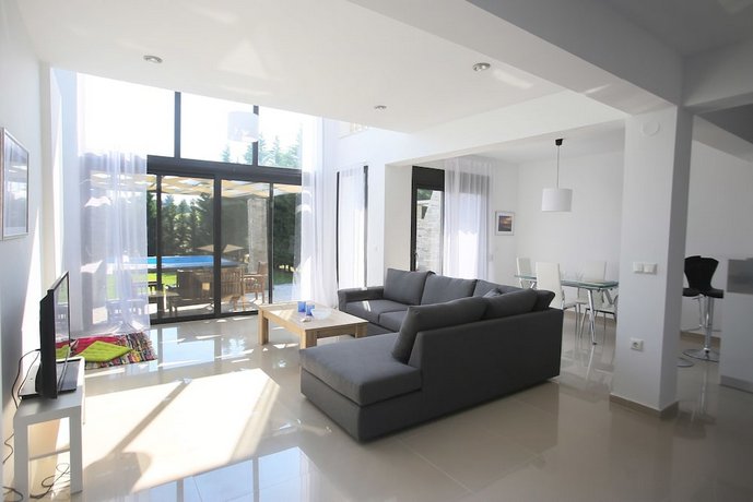 Sunny Sani Luxury Villas
