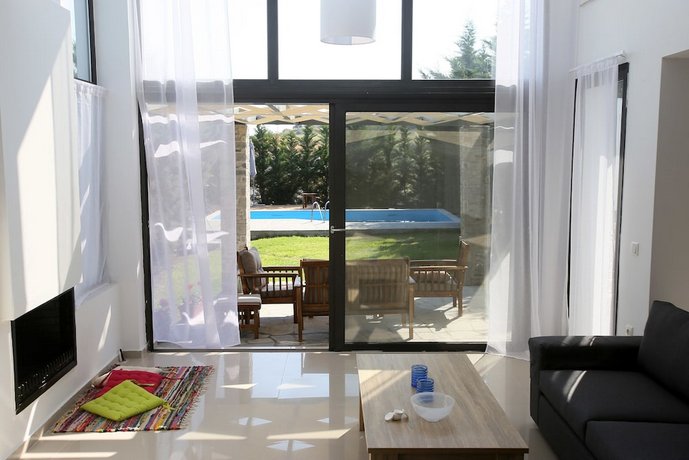 Sunny Sani Luxury Villas