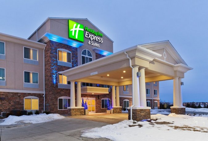 Holiday Inn Express & Suites - Omaha I - 80