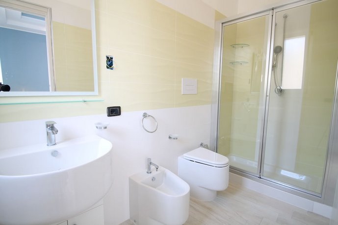 Camere Agosta