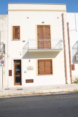 Camere Agosta