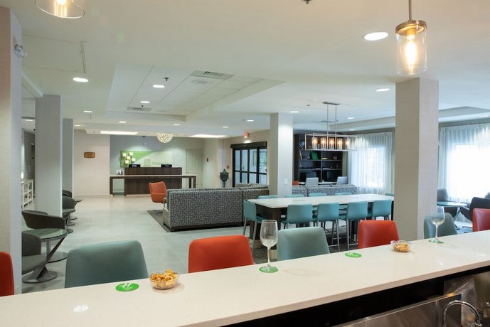 Holiday Inn & Suites Raleigh Cary