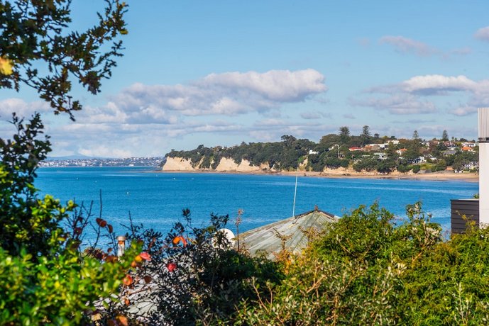 Emerald Inn on Takapuna Beach