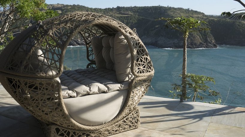 Cliffside Luxury Inn