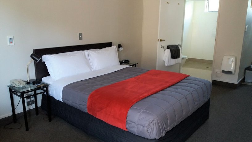 Bay Palm Motel