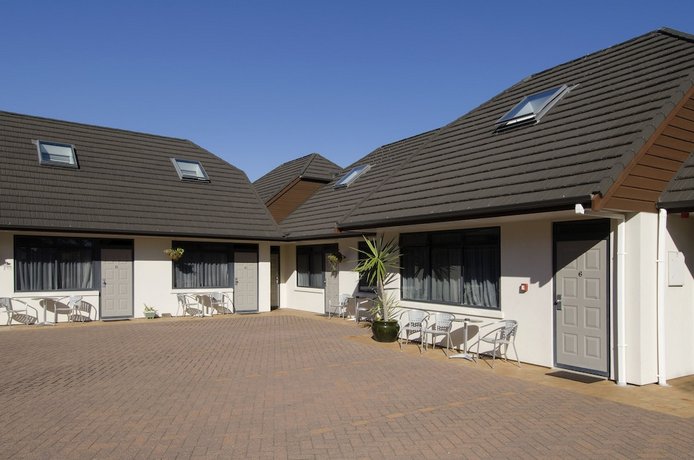 Bay Palm Motel