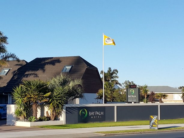 Bay Palm Motel