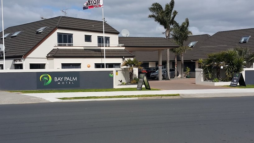 Bay Palm Motel