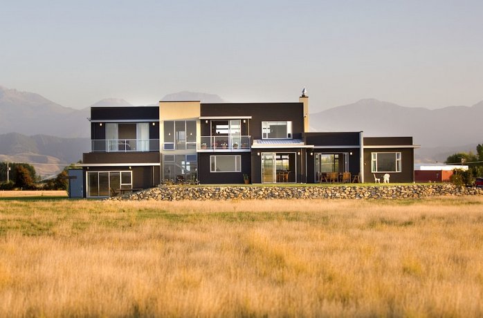 Appleby House & Rabbit Island Huts