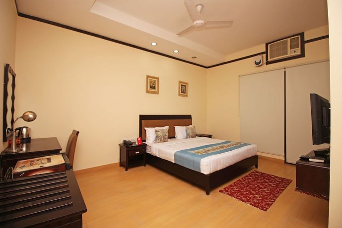 OYO 6558 SD Royal Inn