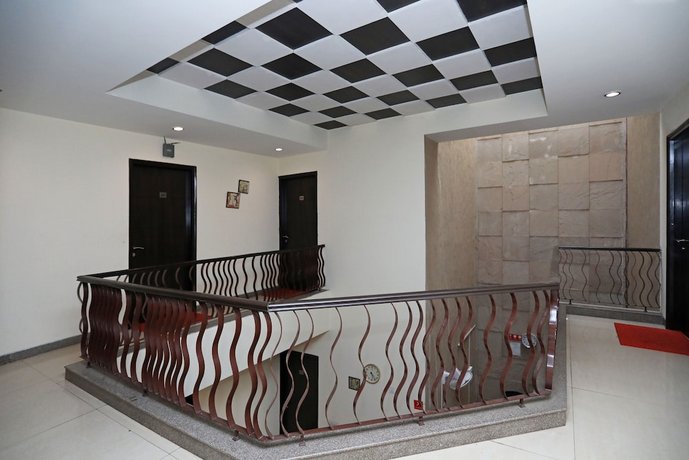 OYO 6558 SD Royal Inn