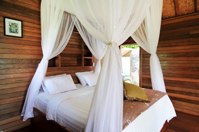 G LUna Huts