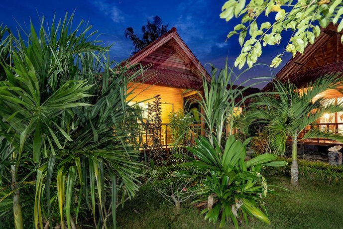 G LUna Huts