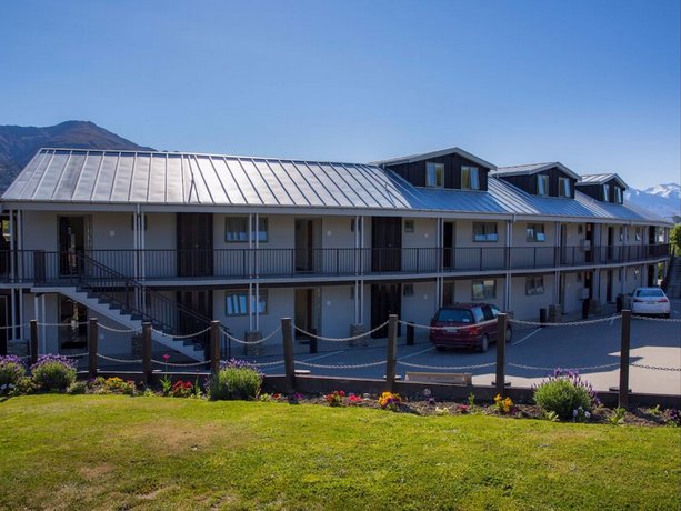 Clearbrook Motel & Serviced Apartments