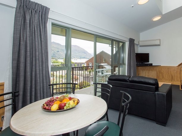 Clearbrook Motel & Serviced Apartments