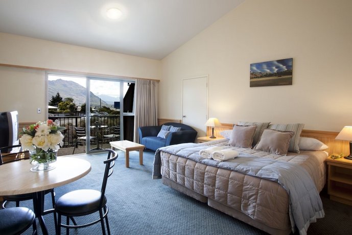 Clearbrook Motel & Serviced Apartments