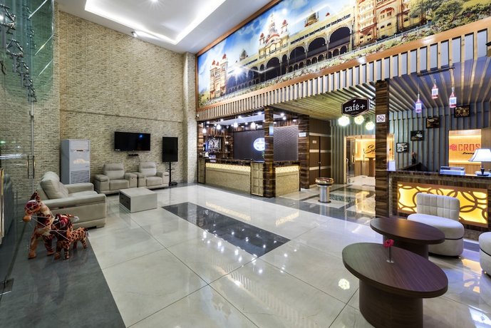 T S Royal Grand Hotel