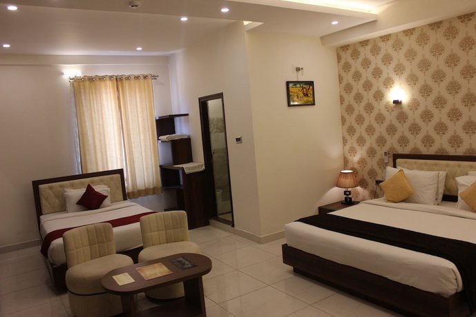 T S Royal Grand Hotel