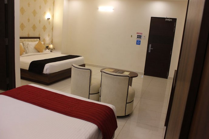 T S Royal Grand Hotel