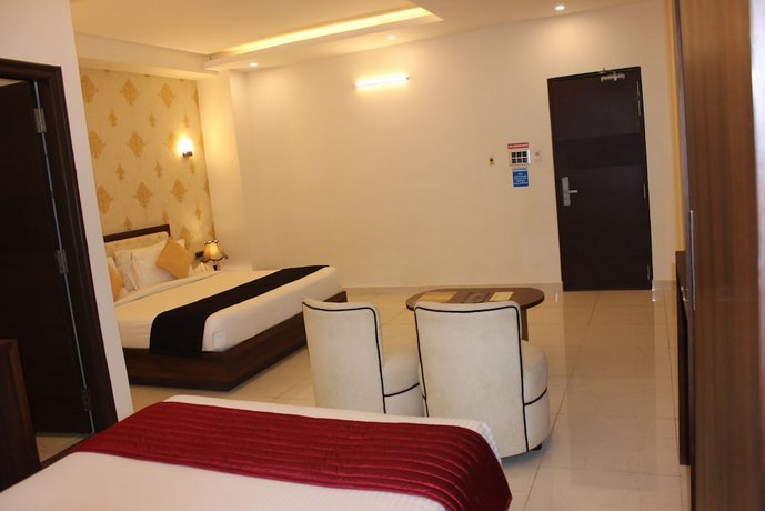T S Royal Grand Hotel