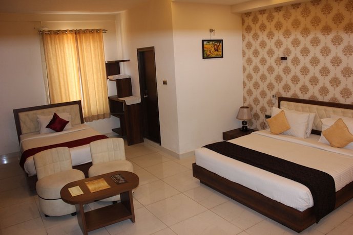 T S Royal Grand Hotel