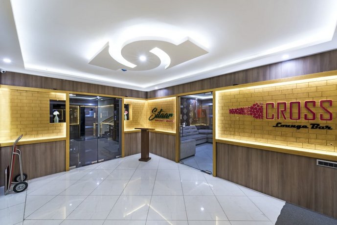 T S Royal Grand Hotel