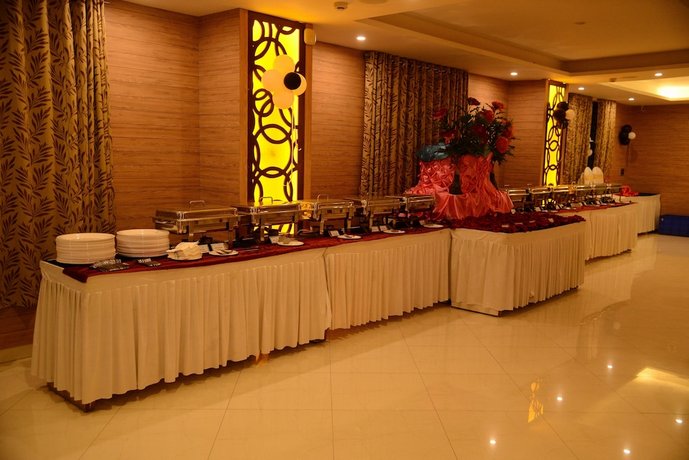 T S Royal Grand Hotel