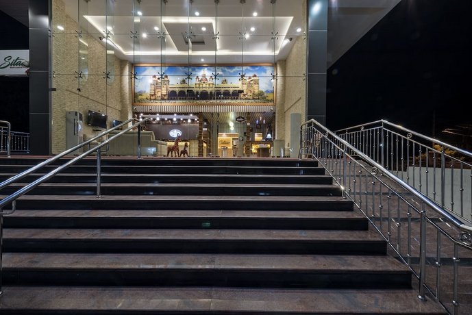 T S Royal Grand Hotel