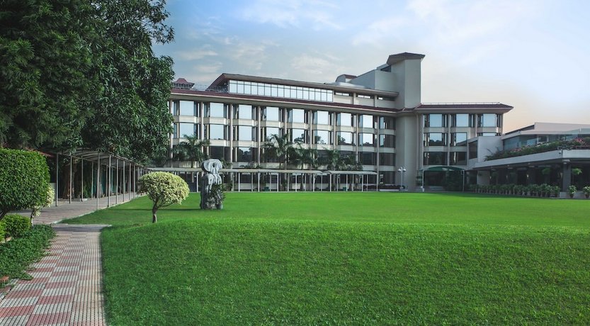 Hotel Mountview Chandigarh