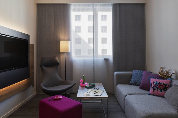 MOXY Vienna Airport