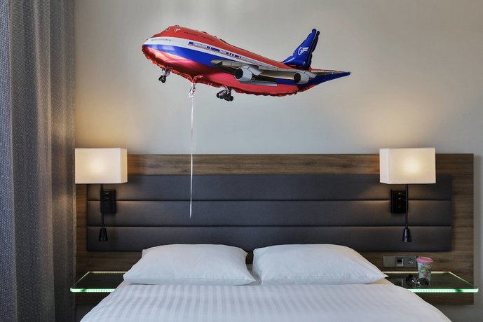 MOXY Vienna Airport