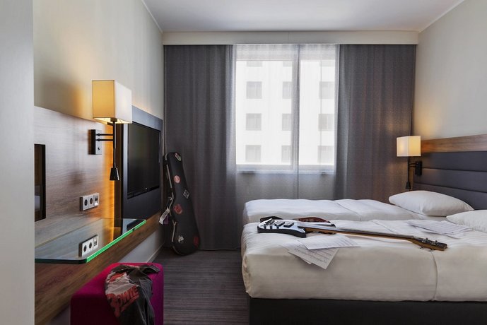 MOXY Vienna Airport