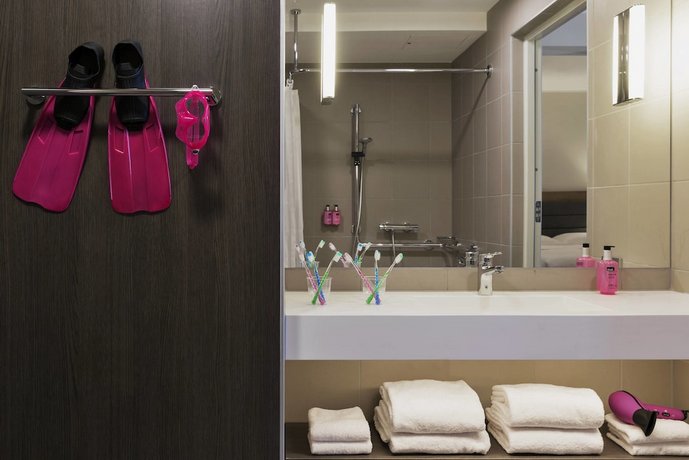 MOXY Vienna Airport
