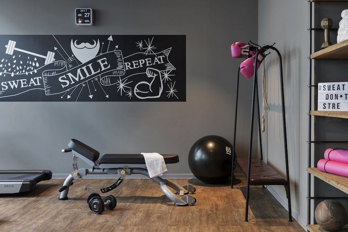 MOXY Vienna Airport