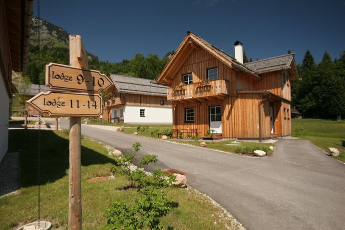 AlpenParks Hagan Lodge Altaussee Loser Austria thumbnail